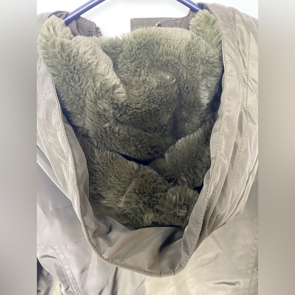 Sam Edelman Faux Fur Lined Water Repellent Hooded Raincoat - Picture 7 of 10